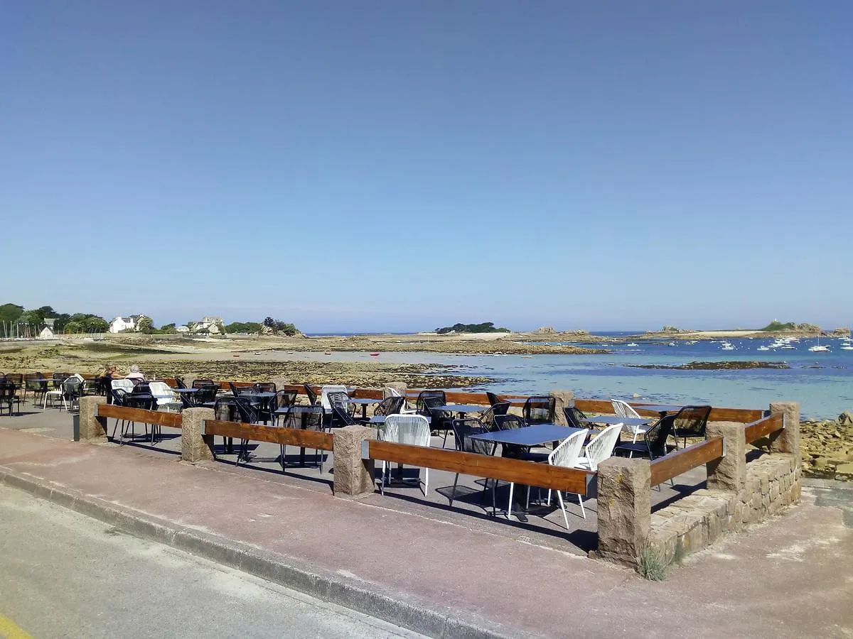 **  Grand Hotel De Port Blanc Penvénan Frankrijk