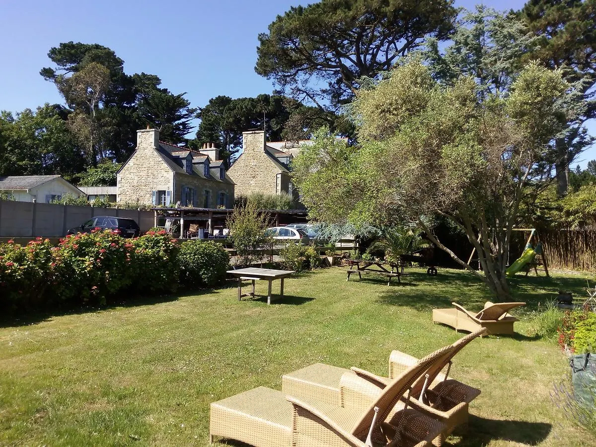 Grand Hotel De Port Blanc Penvénan 2*,