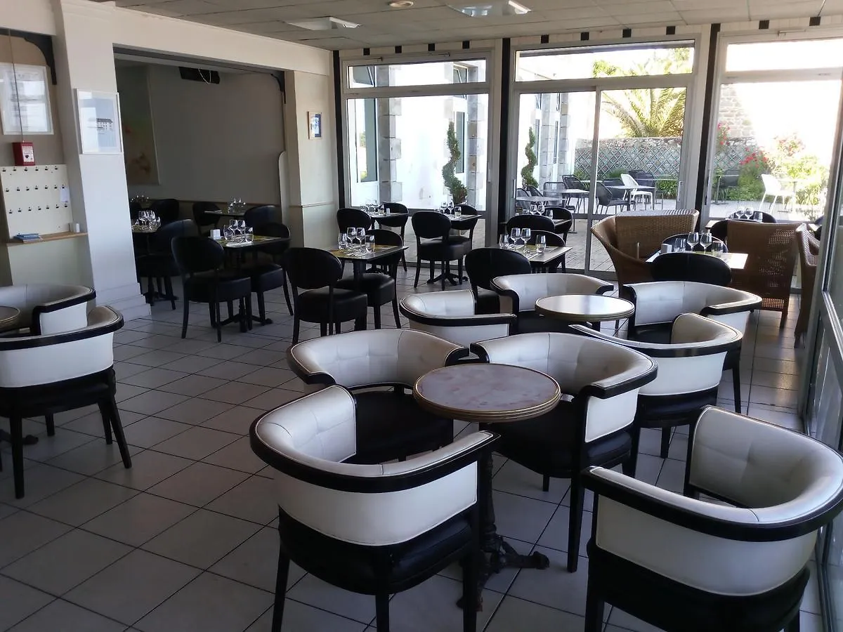 **  Grand Hotel De Port Blanc Penvenan France