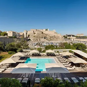 Hotel Radisson Blu Vieux Port ****